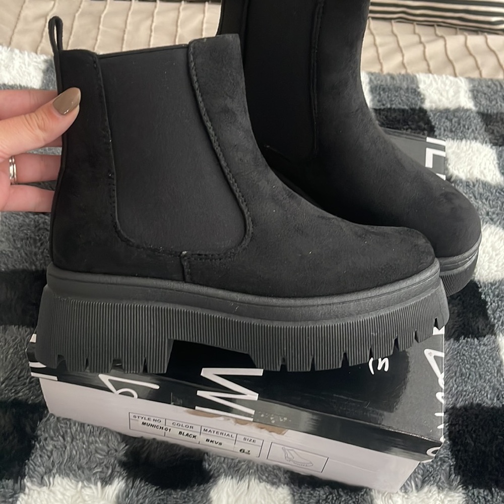 Chelsea boots